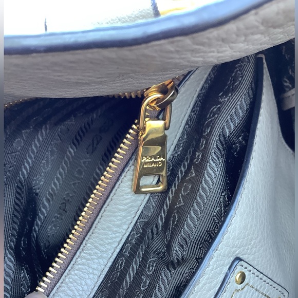 NICE genuine leather PRADA tote bag 🌷🌷 - Picture 13 of 16